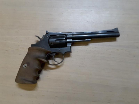 Se vende revolver llama 6 pulgadas pocos tiros
Daria otra cacha .esta es talla m.idealmpara fuego central
140 01
