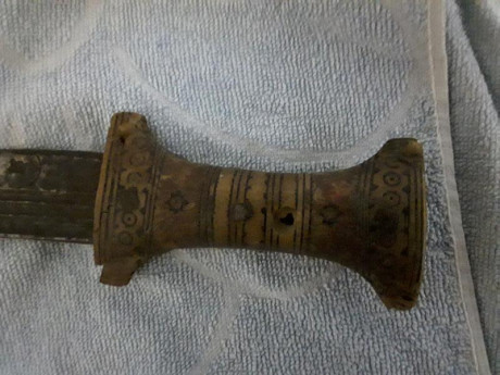 Sable árabe (supongo) antiguo. Tiene diversos marcajes que no se que son, lo cierto es que no es ninguna 01