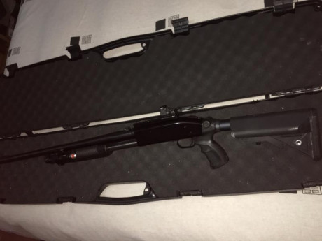 Vendo Mossberg combo con dos juegos de cañones, uno rayado para bala y otro liso, culata retractil con 02