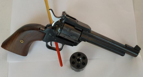 vendido retirar  revolver HS Mod. 21 S Cal.22 LR 22Magn. Cañon 5.5". Alza regulable en altura y deriva. 00