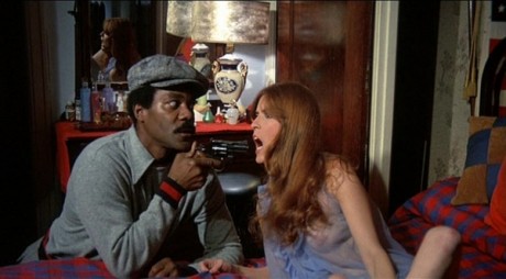 Compañeros,

En vista de las ganas de algunos (Elcafe, Wilcow, Vrakk, etc) por adivinar armas de películas 70