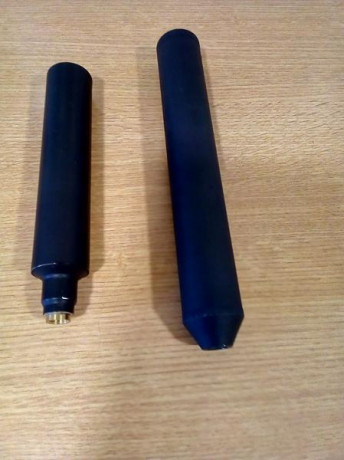 Hola,
Vendo silenciador de aluminio, desmontable para su limpieza y con rosca 1/2 UNF. El otro se retira 02