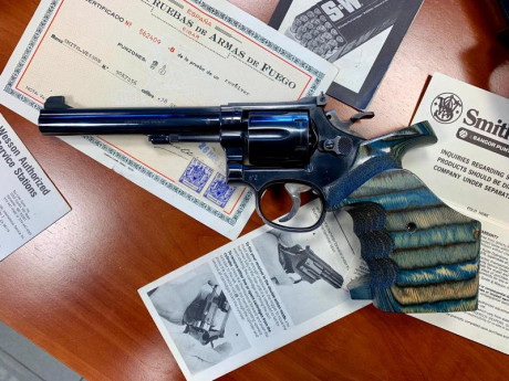 Pongo a la venta este revolver Smith & Wesson K-14-4 en Calibre 38 special. Guiado en F. 

Además 32