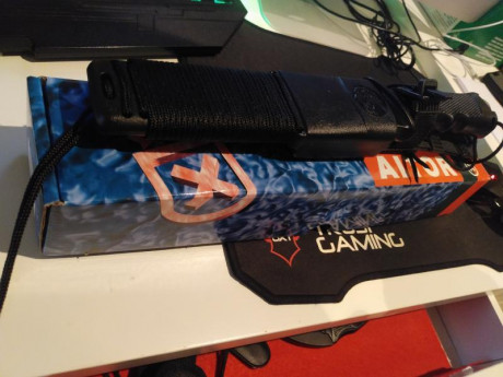 Vendo Aitor Commando,nuevo a estrenar con caja y funda,el envio son 15€ no esta incluido en el precio.
100€
Interesados 01