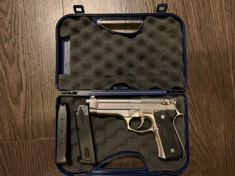 Buenas tardes 
Vendo pistola Beretta fs 92 inox, con muy pocos tiros. Precio 400€, también se aceptan 02