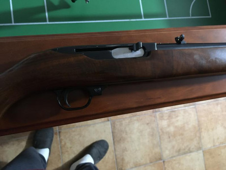 Buenas, vendo esta carabina semiautomática, cargador tubular, buen estado con un mínimo uso y buenas maderas. 02