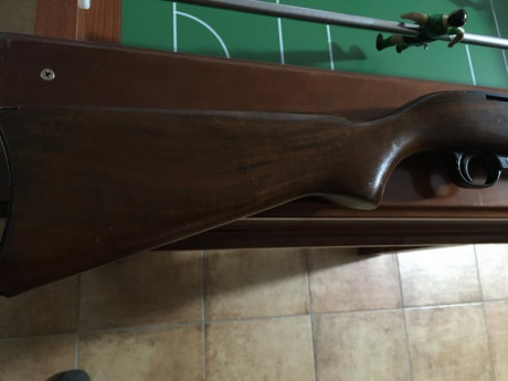 Buenas, vendo esta carabina semiautomática, cargador tubular, buen estado con un mínimo uso y buenas maderas. 01