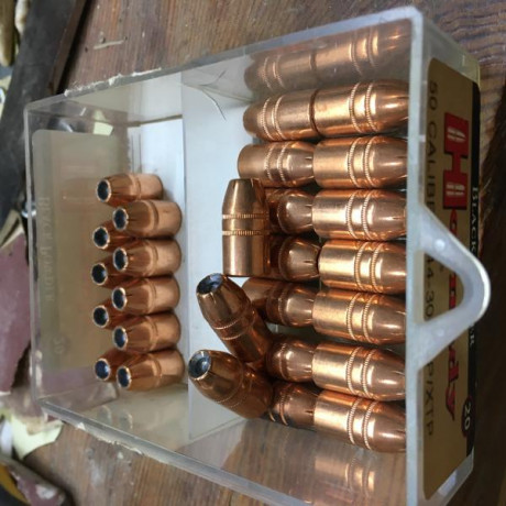 Buenas, vendo esta carabina semiautomática, cargador tubular, buen estado con un mínimo uso y buenas maderas. 22