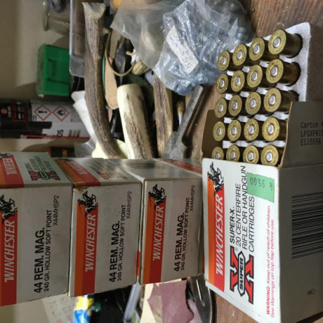 Buenas, vendo esta carabina semiautomática, cargador tubular, buen estado con un mínimo uso y buenas maderas. 30