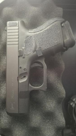 Buenas tardes vendo pistola Glock 26, cuarta generación, sin un solo disparo, adquirida en 2017 para defensa 21