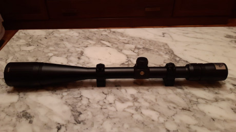 Buenas tardes, un compañero me ha pedido que anuncie su visor Bushnell Elite 8-32×40 en estado nuevo. 02