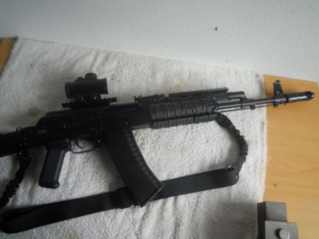 Vendo Kalashnikov AK 103 Yunker 3 CO2 cal. 4,5 BB´s.
Arma de fuego real, semiautomática, completamente 12