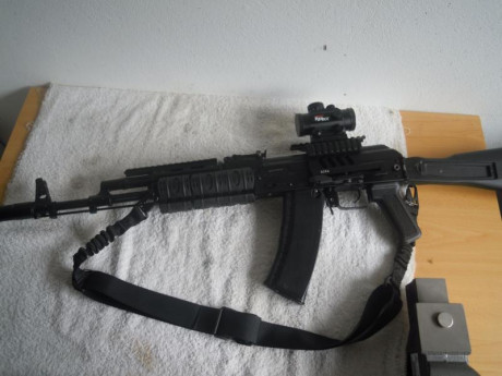 Vendo Kalashnikov AK 103 Yunker 3 CO2 cal. 4,5 BB´s.
Arma de fuego real, semiautomática, completamente 11