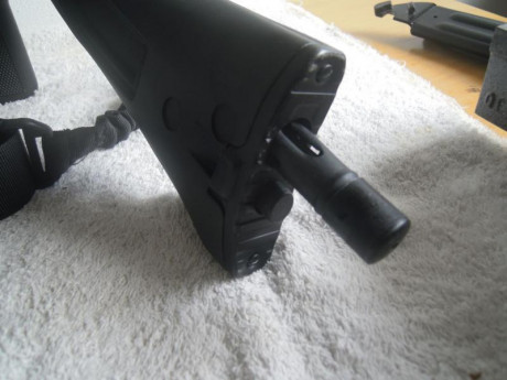 Vendo Kalashnikov AK 103 Yunker 3 CO2 cal. 4,5 BB´s.
Arma de fuego real, semiautomática, completamente 32