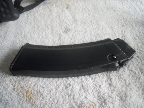 Vendo Kalashnikov AK 103 Yunker 3 CO2 cal. 4,5 BB´s.
Arma de fuego real, semiautomática, completamente 51