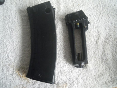 Vendo Kalashnikov AK 103 Yunker 3 CO2 cal. 4,5 BB´s.
Arma de fuego real, semiautomática, completamente 50