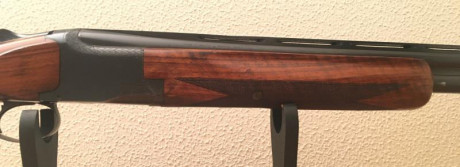 Vendo escopeta segunda mano superpuesta   BROWNING FN. 
Calibre 12.
Peso 3,500Kg.
Banda ancha (15mm)
Largo 00
