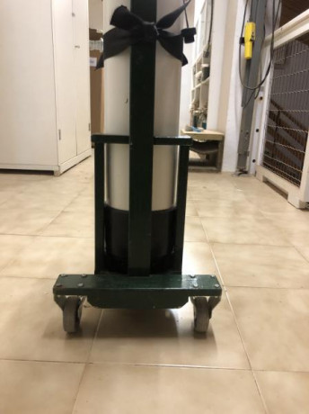 REVISION TECNICA AL DIA.
PRACTICO SOPORTE CON RUEDAS PARA EL FACIL DESPLAZAMIENTO.
PERFECTO ESTADO DE 10