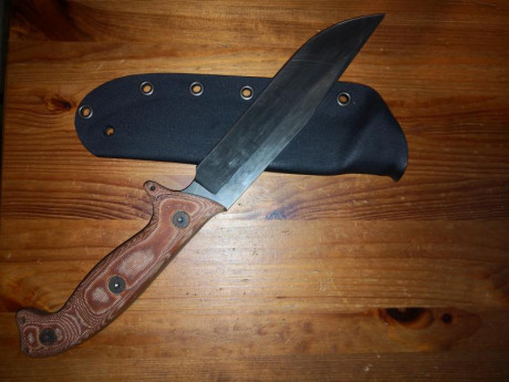 Cuchillo artesanal hecho por Juan David (JD knives) realizado en acero al carbono o1 hoja de 18 cm y 6 02
