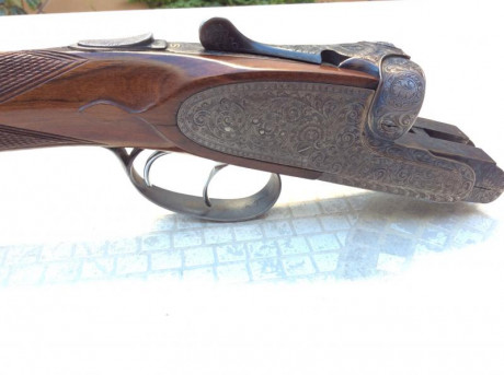 Se vende magnífica escopeta yustapuesta / Paralela Victor Sarasqueta cal. 12. Expulsora. 70,5 cms de cañones. 12