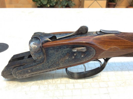 Se vende magnífica escopeta yustapuesta / Paralela Victor Sarasqueta cal. 12. Expulsora. 70,5 cms de cañones. 11