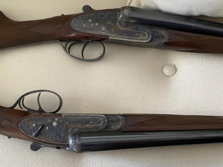 Escopetas gemelas de gran calidad, con funda doble de piel en perfecto estado.
Paralelas, calibre 12, 00
