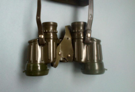 Cambio prismáticos hechos para el ejército alemán por Zeiss, son el modelo Fero D-16 8x30, con retícula 00
