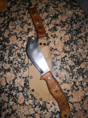 Cuchillo basado en el diseño de los conocidos nessmuk trae una afilado scandi unos 11cm de hoja mango 02