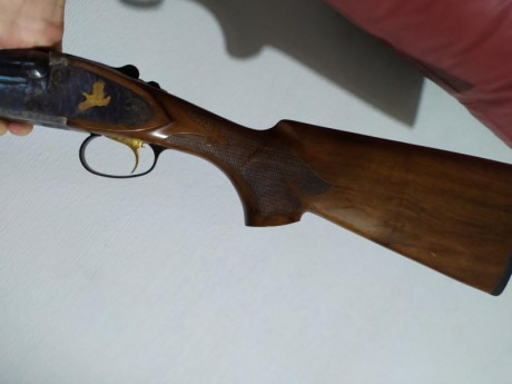 Vendo escopeta paralela calibre 410, con apenas 2 cajas y media de cartuchos tirada 
Tiene 5 polichock 01