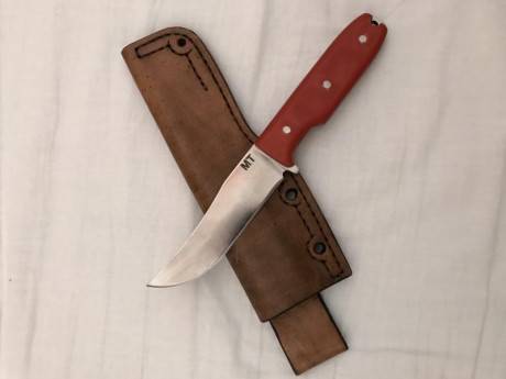 Cuchillo artesanal MT Alimaña en acero D2 y cachas de micarta granate. Funda de cuero. Nuevo a estrenar, 01