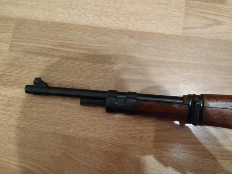 Buenas! Vendo un preduzece 44 modelo 98.
Tiene 3 pequeñas aguilas en el cañon y en el cerrojo, por lo 12