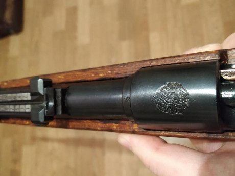Buenas! Vendo un preduzece 44 modelo 98.
Tiene 3 pequeñas aguilas en el cañon y en el cerrojo, por lo 21