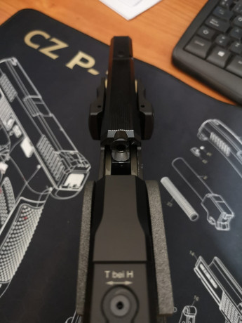 Hola mi compañero de tiro me pide que ponga la venta la siguiente arma .
Pistola Walther SSP cal 22 lr,como 11