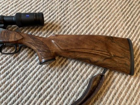Por no usar vendo precioso Monotiro Blaser K95 Luxury, en calibre 270 WM , grabados de rebecos, pistolete 00