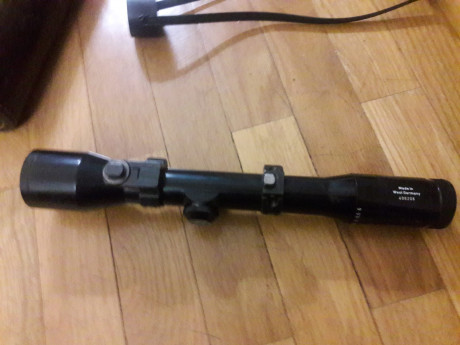 Hola compañeros,un amigo me pide que le anuncie su visor zeiss diavari ZA de 1,5-6x42. Lleva montado las 11