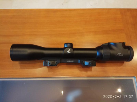 Vendo swarovski Z6i de 1,7-10x42 de 1º gen., de carril SR, con sus pies o monturas apel, en la foto figura 00