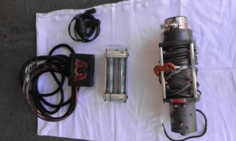 Cambio este cabrestante WARM m8000 por no usar, tiene poco uso , tienen todo lo necesario para su funcionamiento. 02