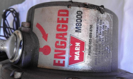 Cambio este cabrestante WARM m8000 por no usar, tiene poco uso , tienen todo lo necesario para su funcionamiento. 01