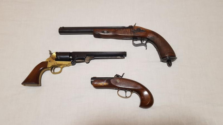 Vendo estas Armas por no usarlas.
Rifle Waadlander cal.45 de pedersoli con caja de aluminio incluida.
Pistola 01