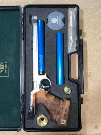 Buenas tardes,

Un compañero me ha pedido que le ponga a la venta su Steyr LP10 prácticamente nueva porque 00