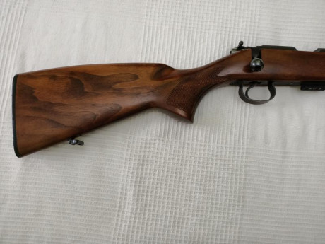 Buenas tardes

Vendo carabina CZ 452. en perfecto estado de uso, con bonitas maderas.

Muy pocos disparos

Precio 30