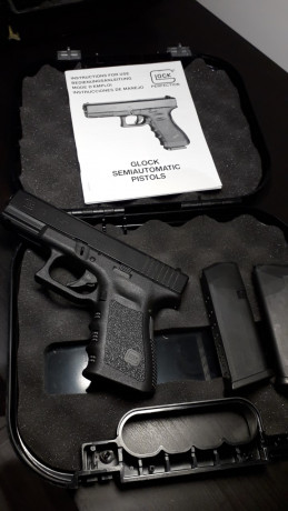 Hola tal y como dije envío las fotos de la Glock 19 3ª Gen que tengo en venta. Soy de Madrid, con maletín, 02