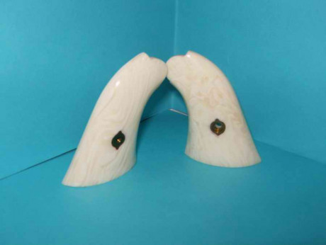 Hola a todos:
Se venden varias cachas para armas de avancarga ( Revólveres y Derringers).
El material 00