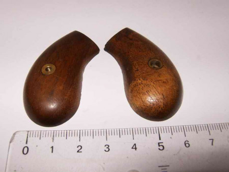 Hola a todos:
Se venden varias cachas para armas de avancarga ( Revólveres y Derringers).
El material 10