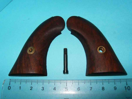 Hola a todos:
Se venden varias cachas para armas de avancarga ( Revólveres y Derringers).
El material 21