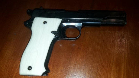 Vendo pistola Llama modelo Especial 9mm parabellun 
Canchas imitando el marfil (80 costó) un cargador 01