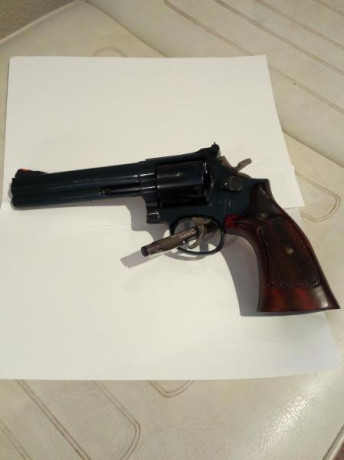Hola buenas pongo a la venta revolver 586 smith wesson 357 mag de 6 pulgadas en muy buen estado el precio 02