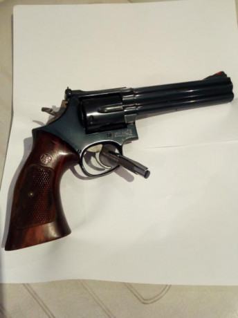 Hola buenas pongo a la venta revolver 586 smith wesson 357 mag de 6 pulgadas en muy buen estado el precio 01