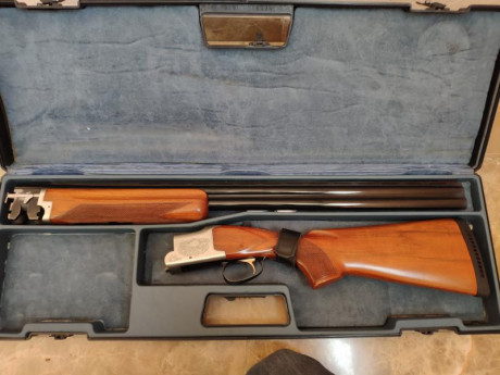 Se vende escopeta de la marca Laurona con uso pero en perfectas condiciones de conservación. Calibre 12 02