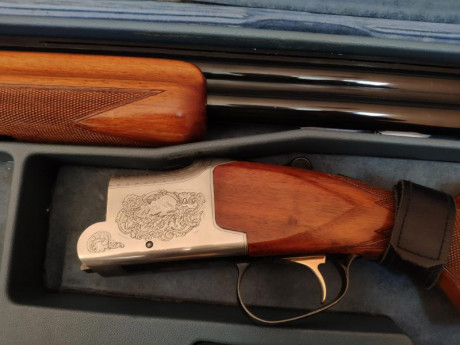 Se vende escopeta de la marca Laurona con uso pero en perfectas condiciones de conservación. Calibre 12 01